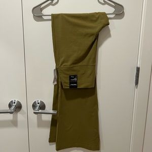 Aritzia TNA chill atmosphere flare pants